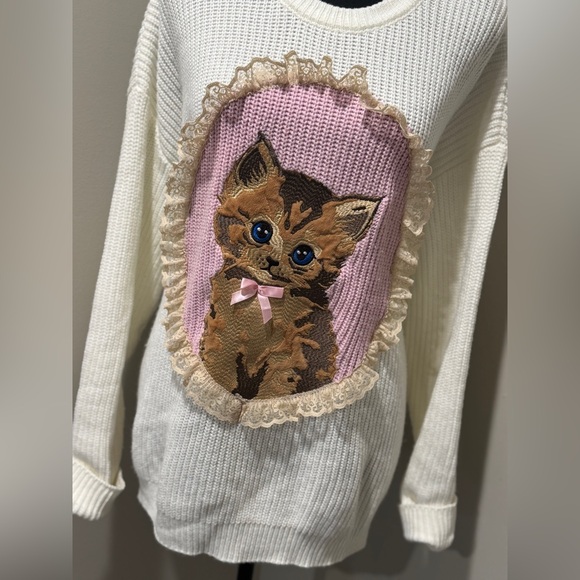 Sweet Society Cream Kitten Portrait Lace Trim Sweater Knit Top LG - Picture 2 of 7